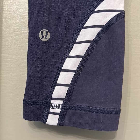 LULULEMON Run: Inspire Crop II Deep Indigo / Wide Bold Stripe Leggings Size 4 - Picture 12 of 15